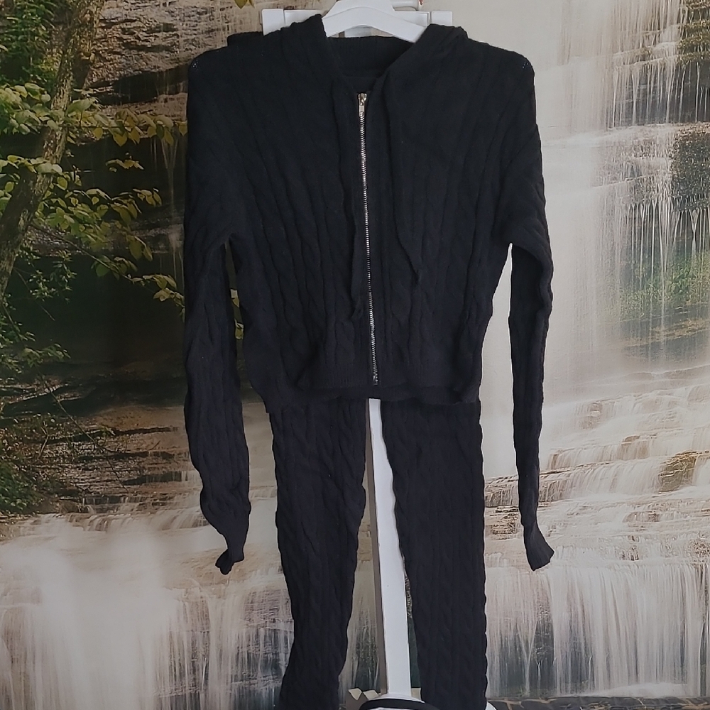 New! Womens Medium Black Cable Knit Cropped Hoodie and Pants Set - Picture 1 of 9